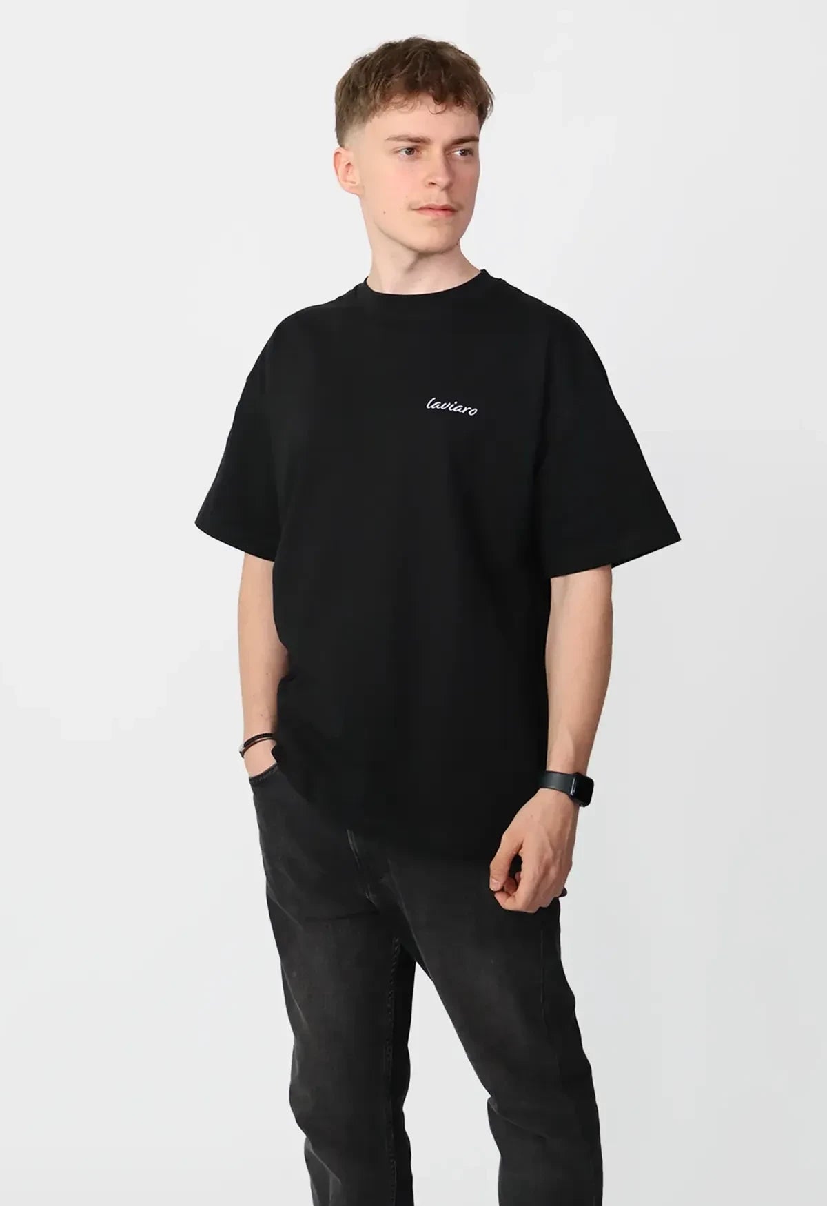 "DREAMERS NEVER REST" TEE | BLACK