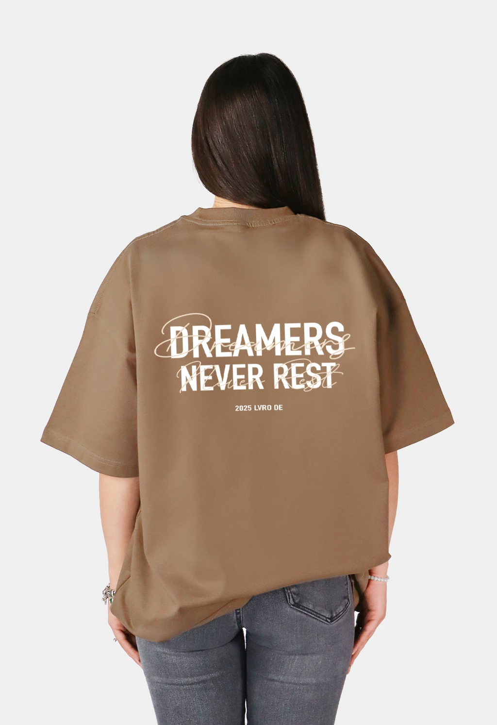 "DREAMERS NEVER REST" TEE | BROWN