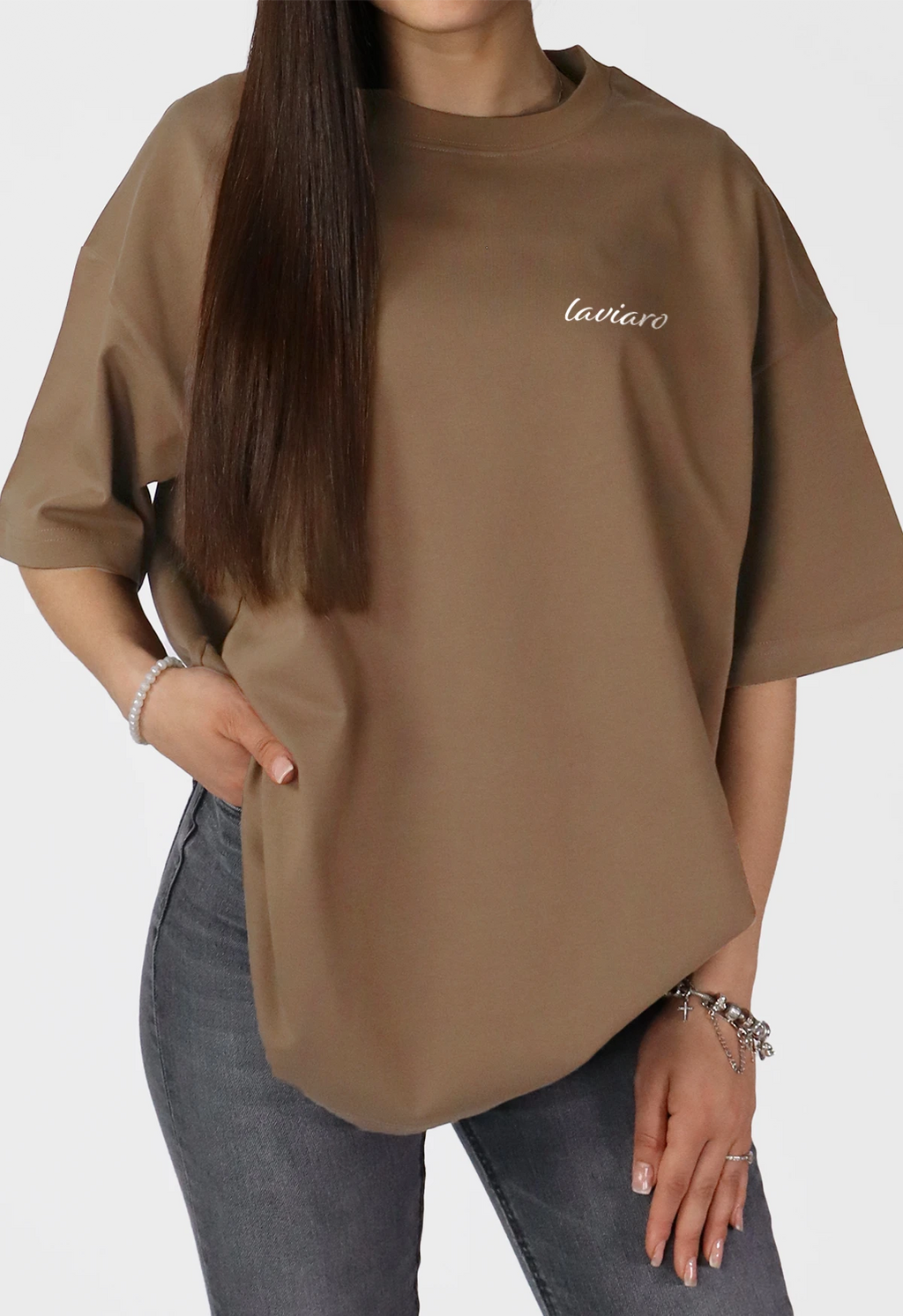 "DREAMERS NEVER REST" TEE | BROWN