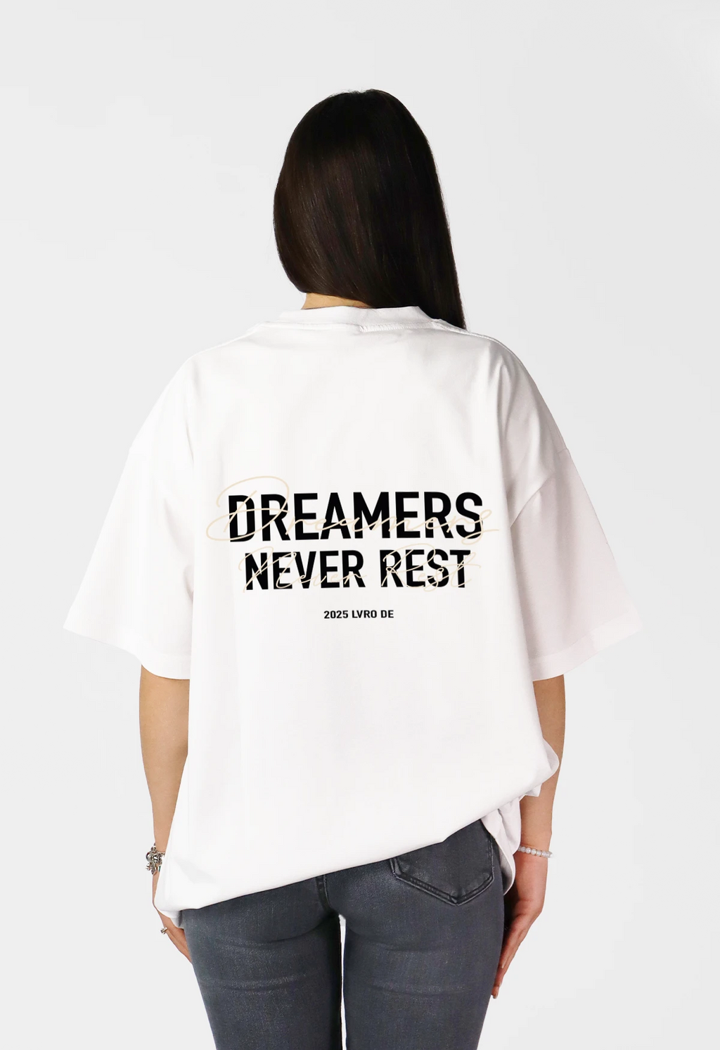 "DREAMERS NEVER REST" TEE | WHITE
